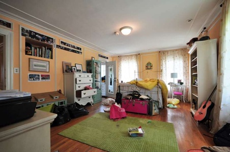 Enlarge photo 51