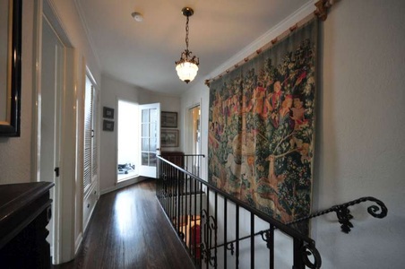 Enlarge photo 35