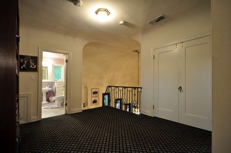 Enlarge photo 36