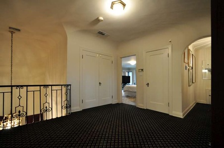 Enlarge photo 37