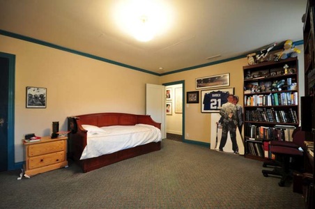 Enlarge photo 50