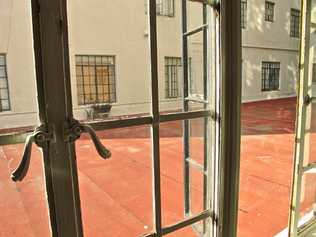 Enlarge photo 47