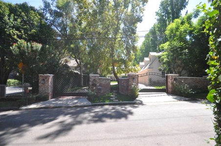 Enlarge photo 2
