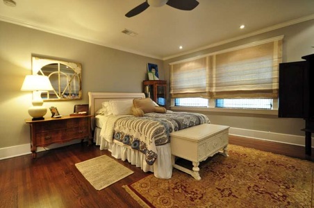 Enlarge photo 38