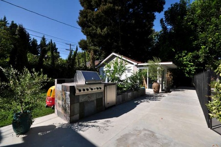 Enlarge photo 69