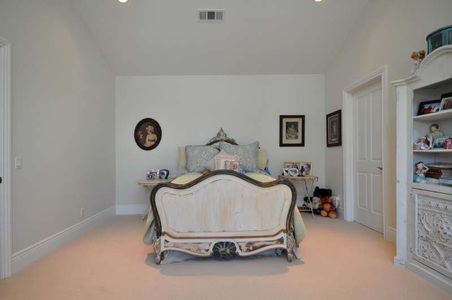 Enlarge photo 54