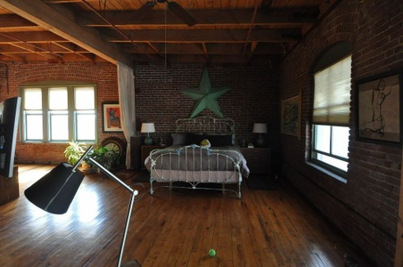 Enlarge photo 49