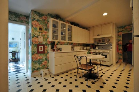 Enlarge photo 24