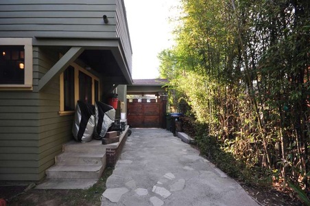Enlarge photo 8