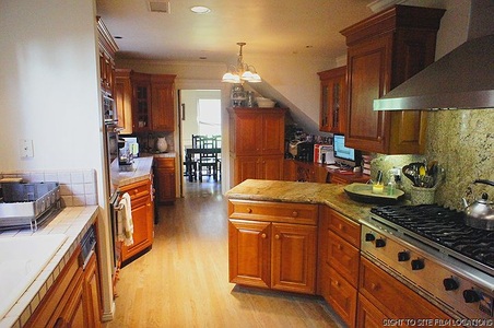 Enlarge photo 37