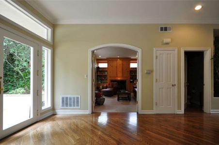 Enlarge photo 32