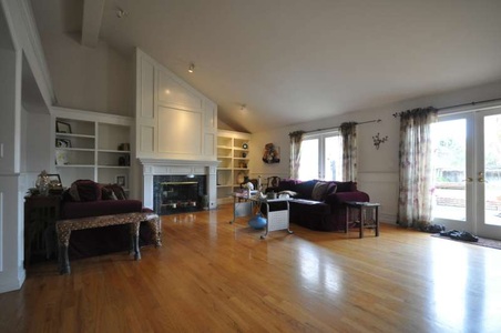 Enlarge photo 10