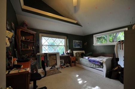 Enlarge photo 47