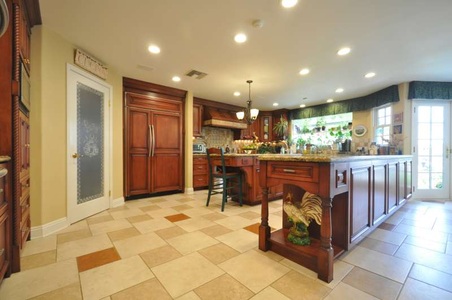 Enlarge photo 28