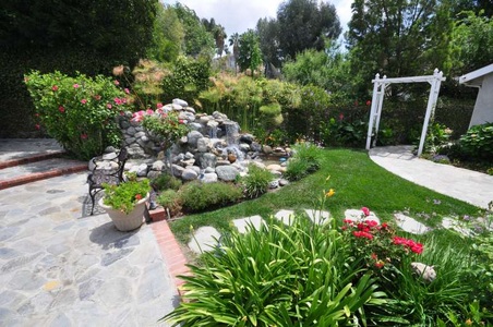 Enlarge photo 126
