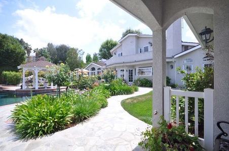 Enlarge photo 127
