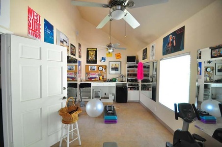 Enlarge photo 137
