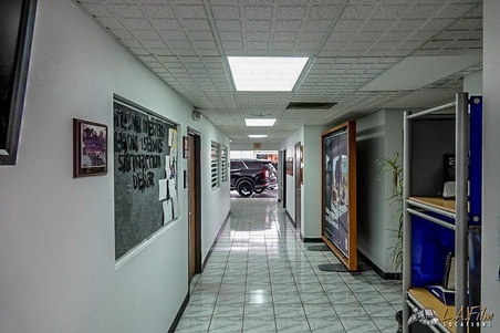 Enlarge photo 16