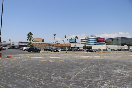 Valley Plaza