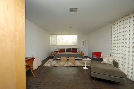 Enlarge photo 109