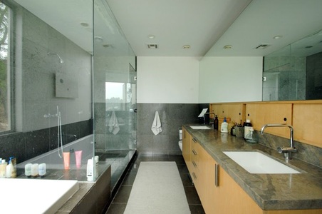Enlarge photo 115