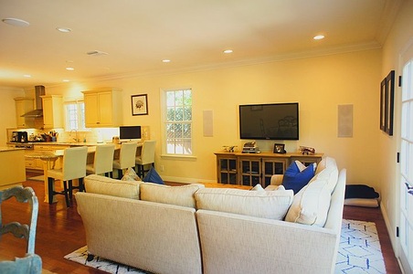 Enlarge photo 51