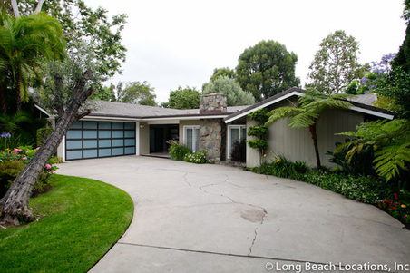 5411 Mid Century Modern
