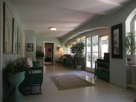 Enlarge photo 19