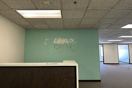 LP 1055 Wilshire