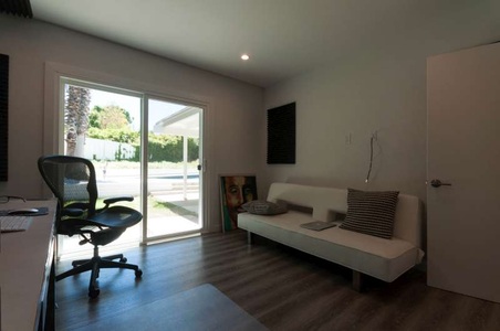Enlarge photo 32