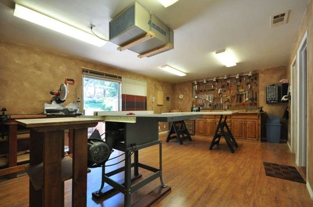 Enlarge photo 93