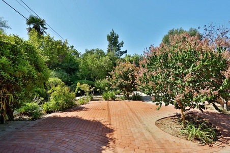 Enlarge photo 46