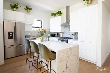 Bright & Modern