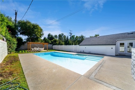 Enlarge photo 32
