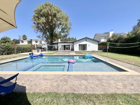Enlarge photo 76