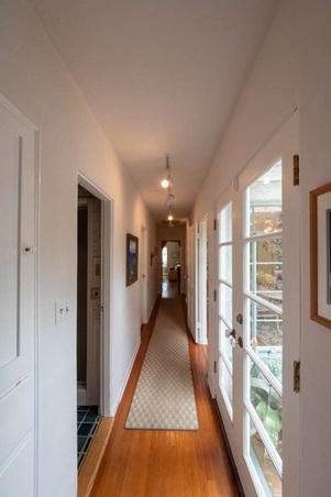 Enlarge photo 33