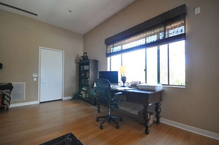 Enlarge photo 32