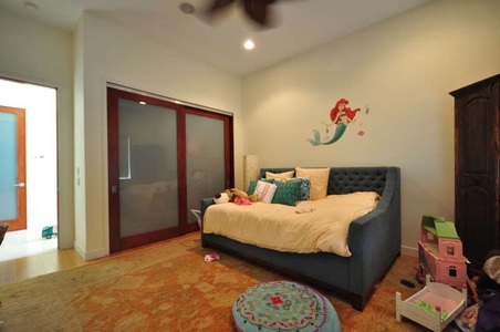 Enlarge photo 36