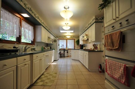 Enlarge photo 12