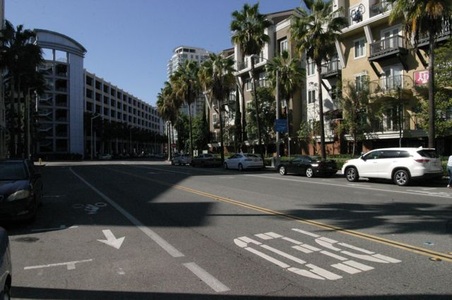 Seaside Ave