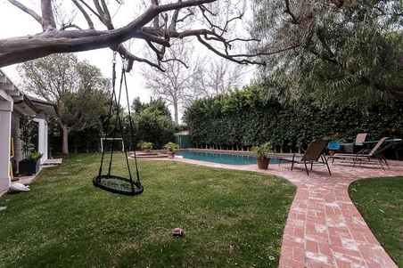 Enlarge photo 52