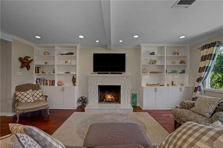 Enlarge photo 12