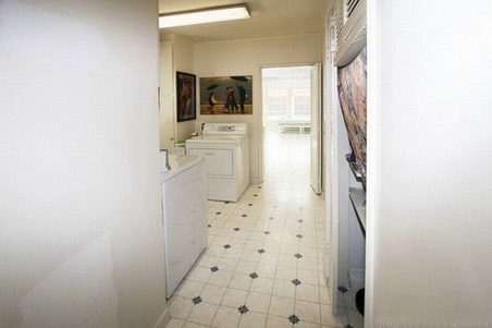 Enlarge photo 119