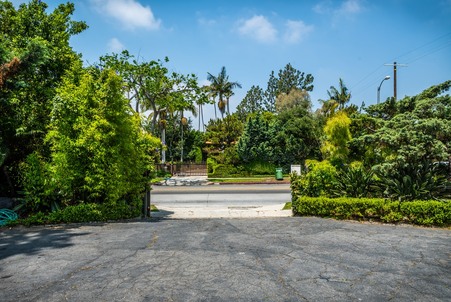 Enlarge photo 2