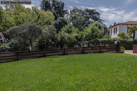 Enlarge photo 105