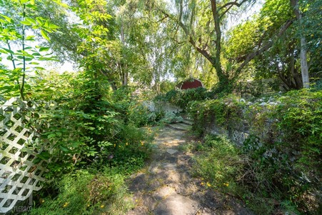 Enlarge photo 119