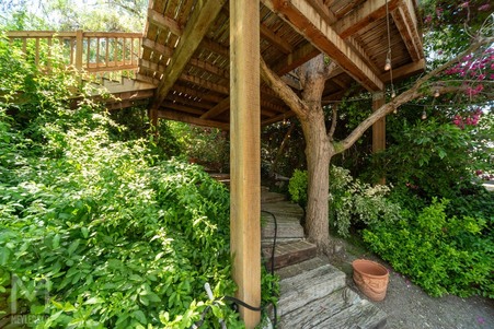 Enlarge photo 141