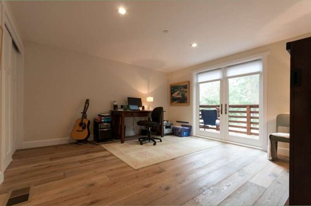 Enlarge photo 32