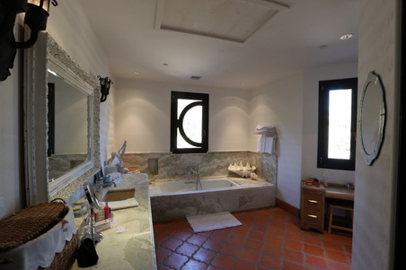 Enlarge photo 53