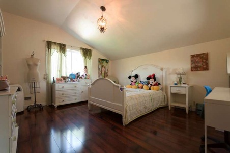 Enlarge photo 54